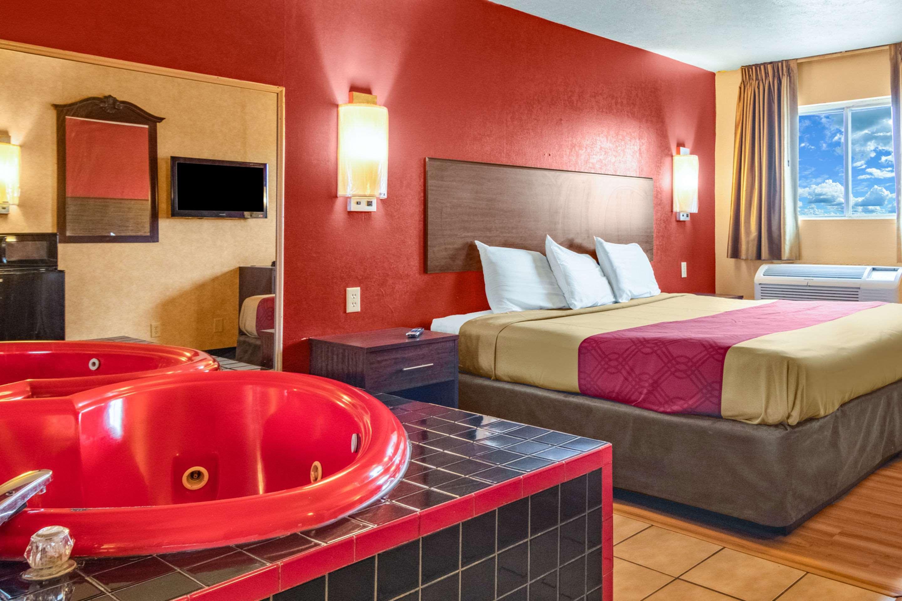 Econo Lodge Kent Eksteriør bilde