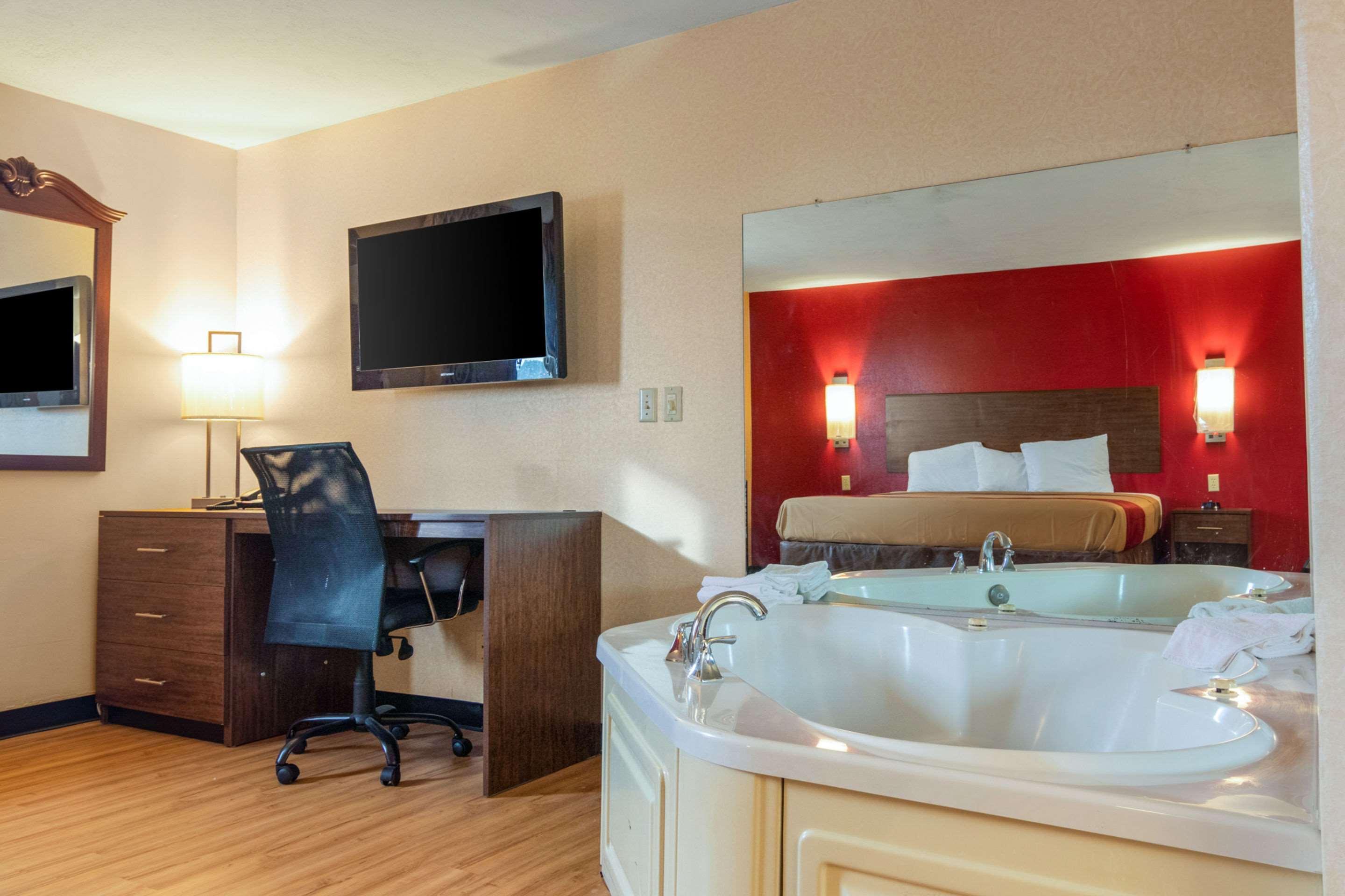 Econo Lodge Kent Eksteriør bilde