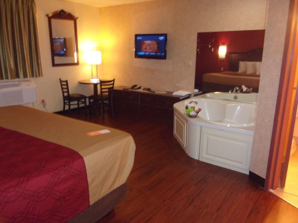 Econo Lodge Kent Eksteriør bilde