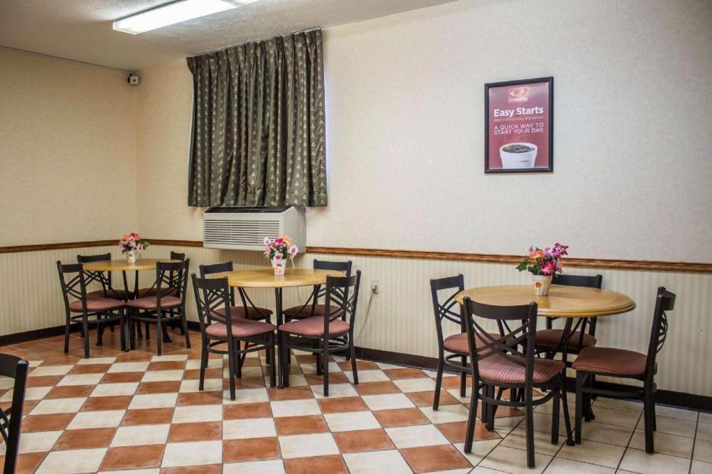Econo Lodge Kent Eksteriør bilde
