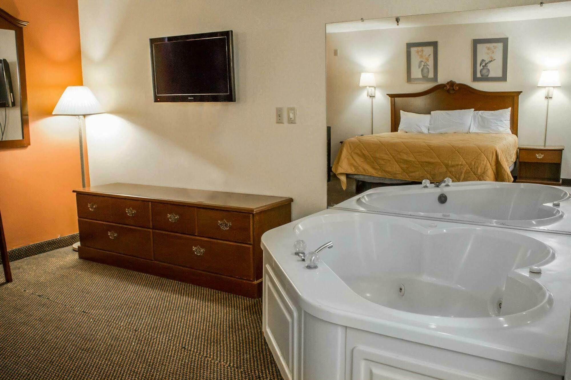 Econo Lodge Kent Eksteriør bilde